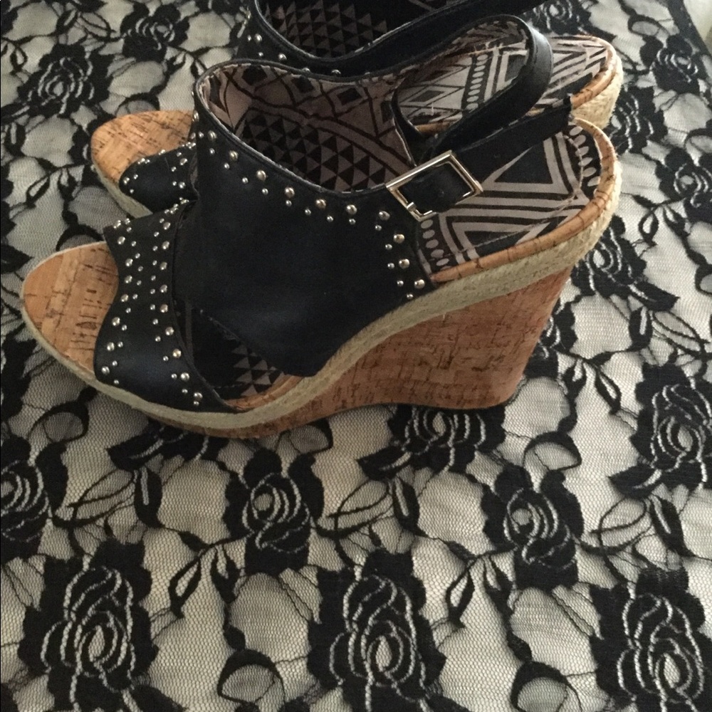 Wedge heels